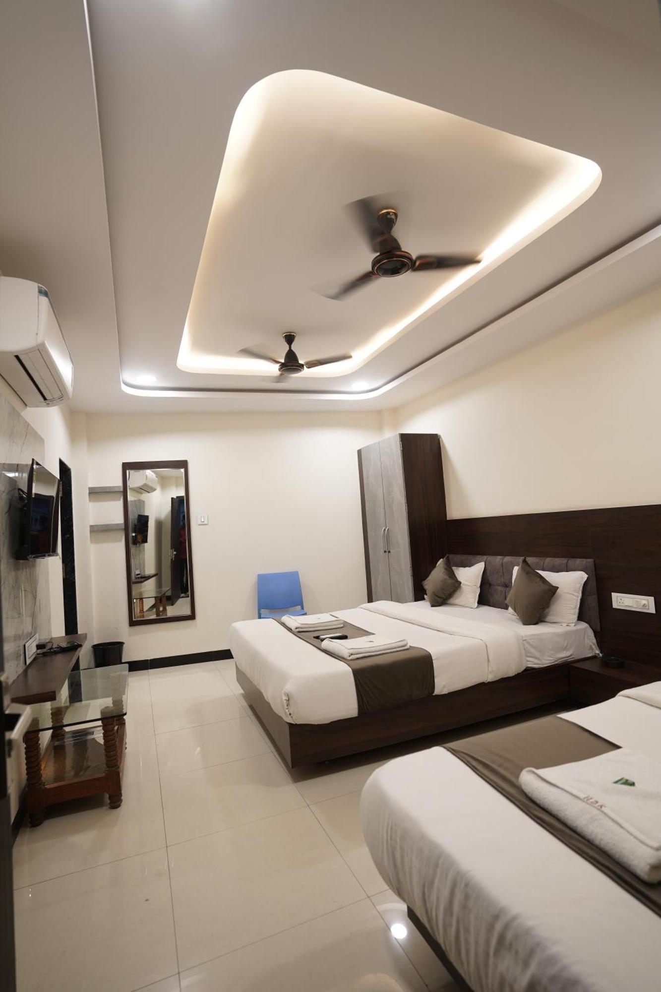 Hotel Dev Kripa Ujjain Luaran gambar