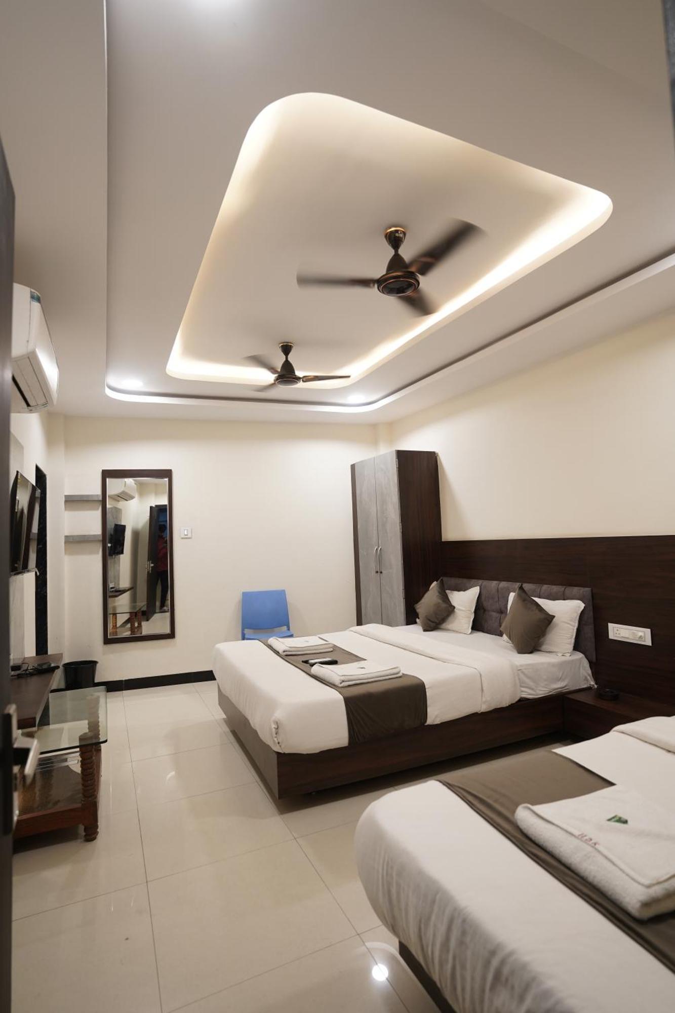 Hotel Dev Kripa Ujjain Luaran gambar