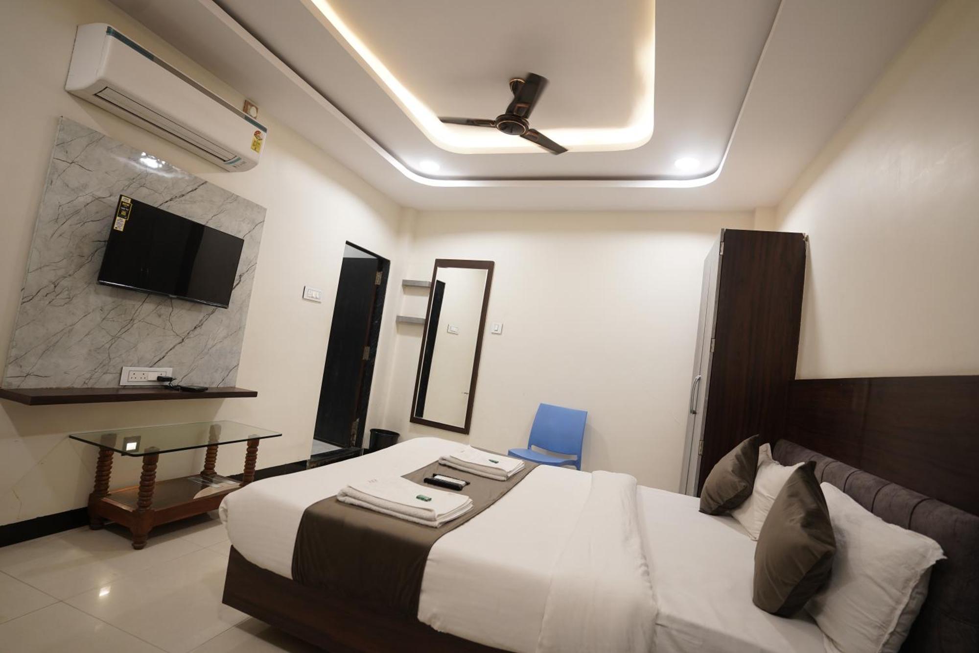 Hotel Dev Kripa Ujjain Luaran gambar