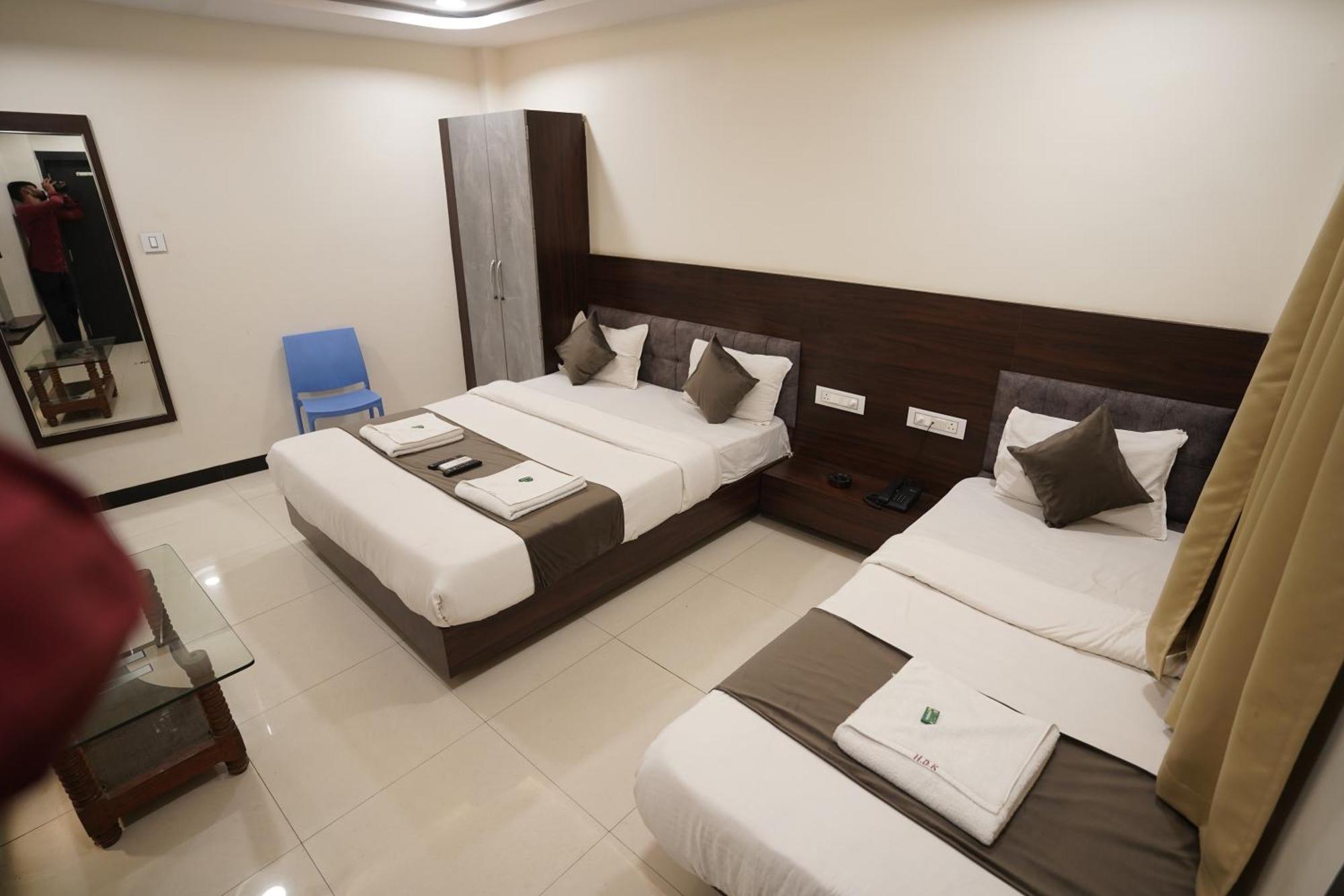 Hotel Dev Kripa Ujjain Luaran gambar