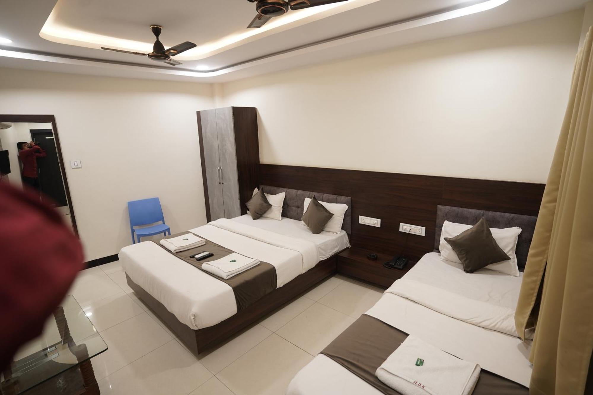 Hotel Dev Kripa Ujjain Luaran gambar