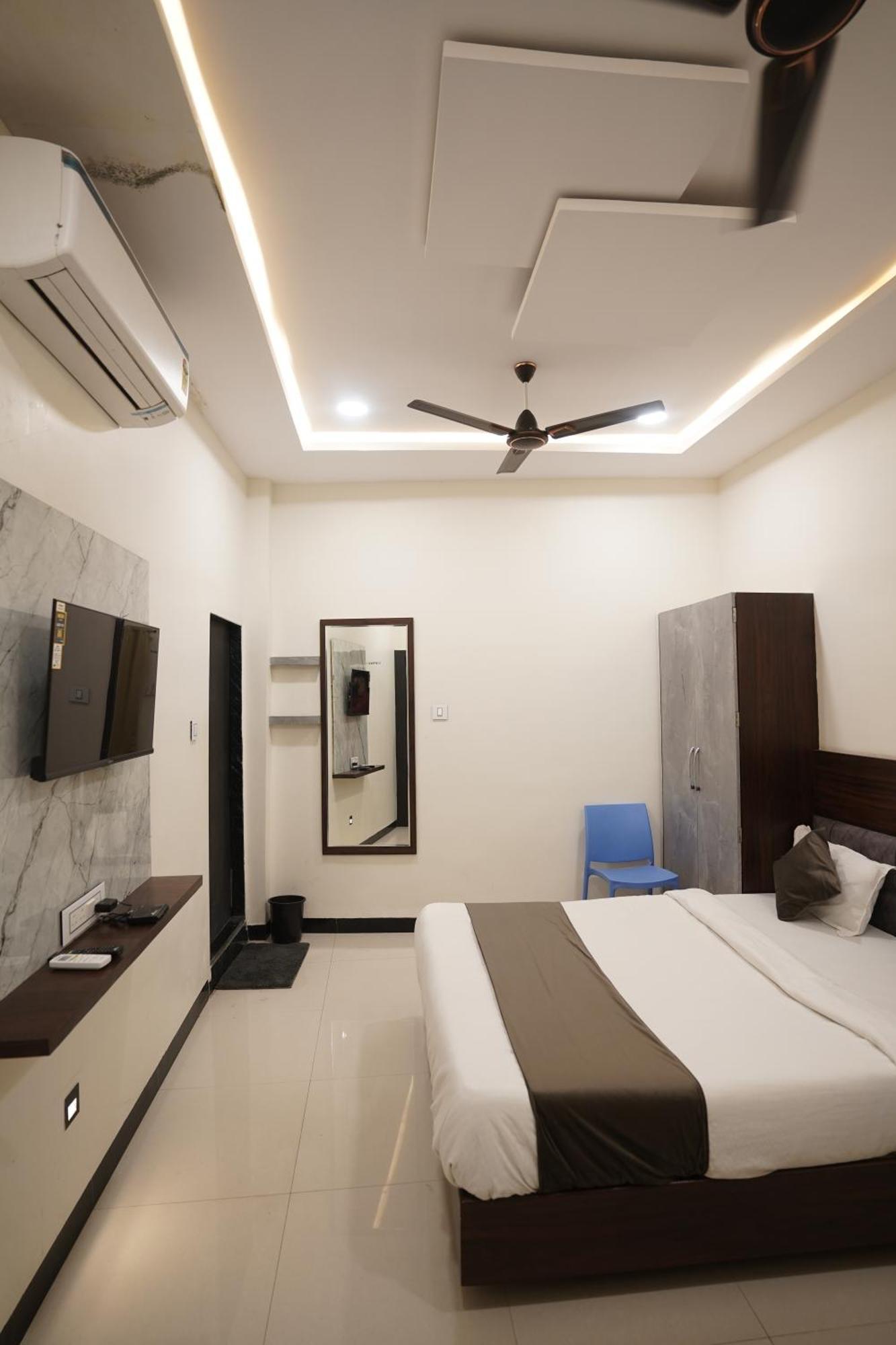 Hotel Dev Kripa Ujjain Luaran gambar