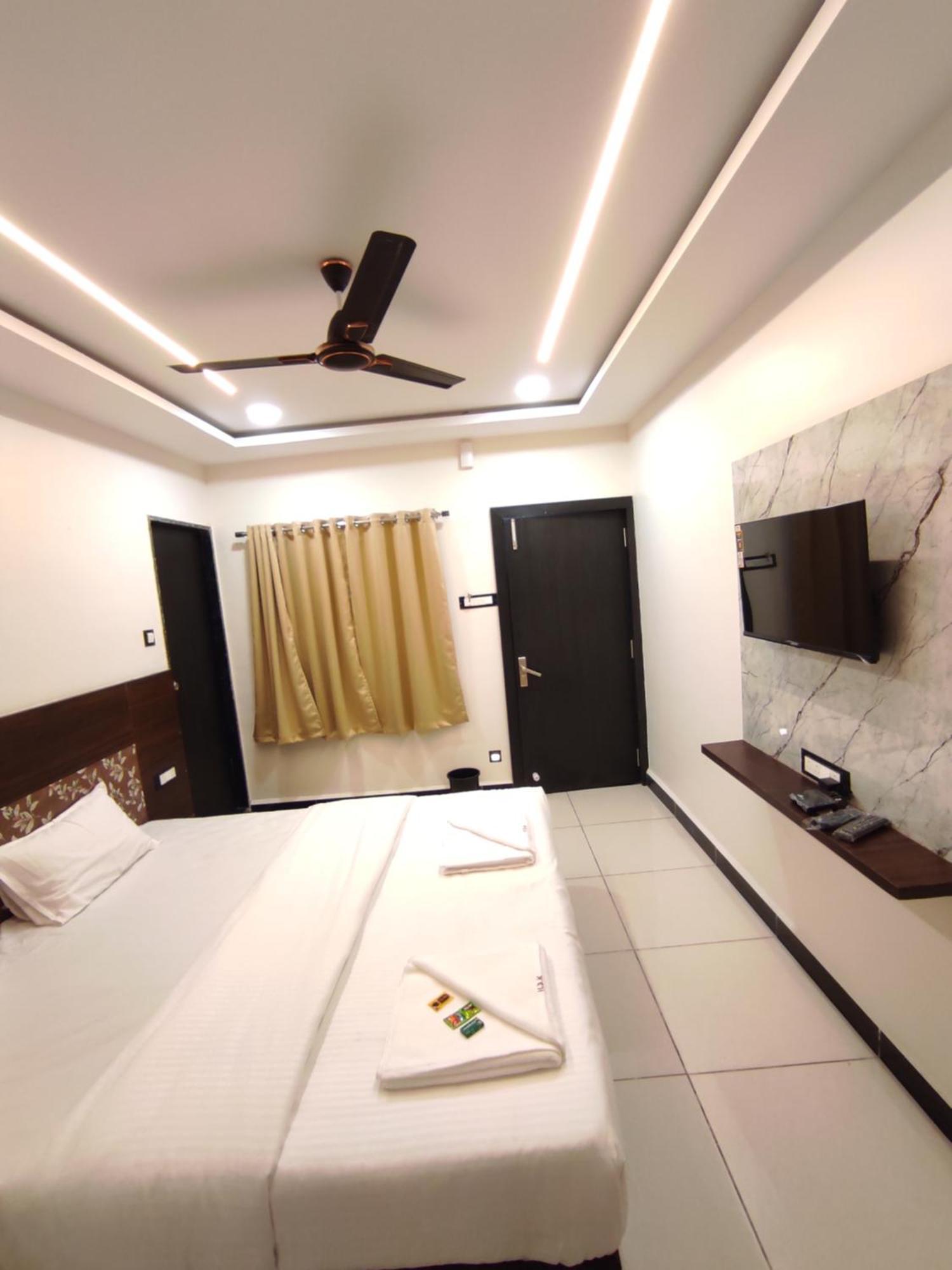 Hotel Dev Kripa Ujjain Luaran gambar