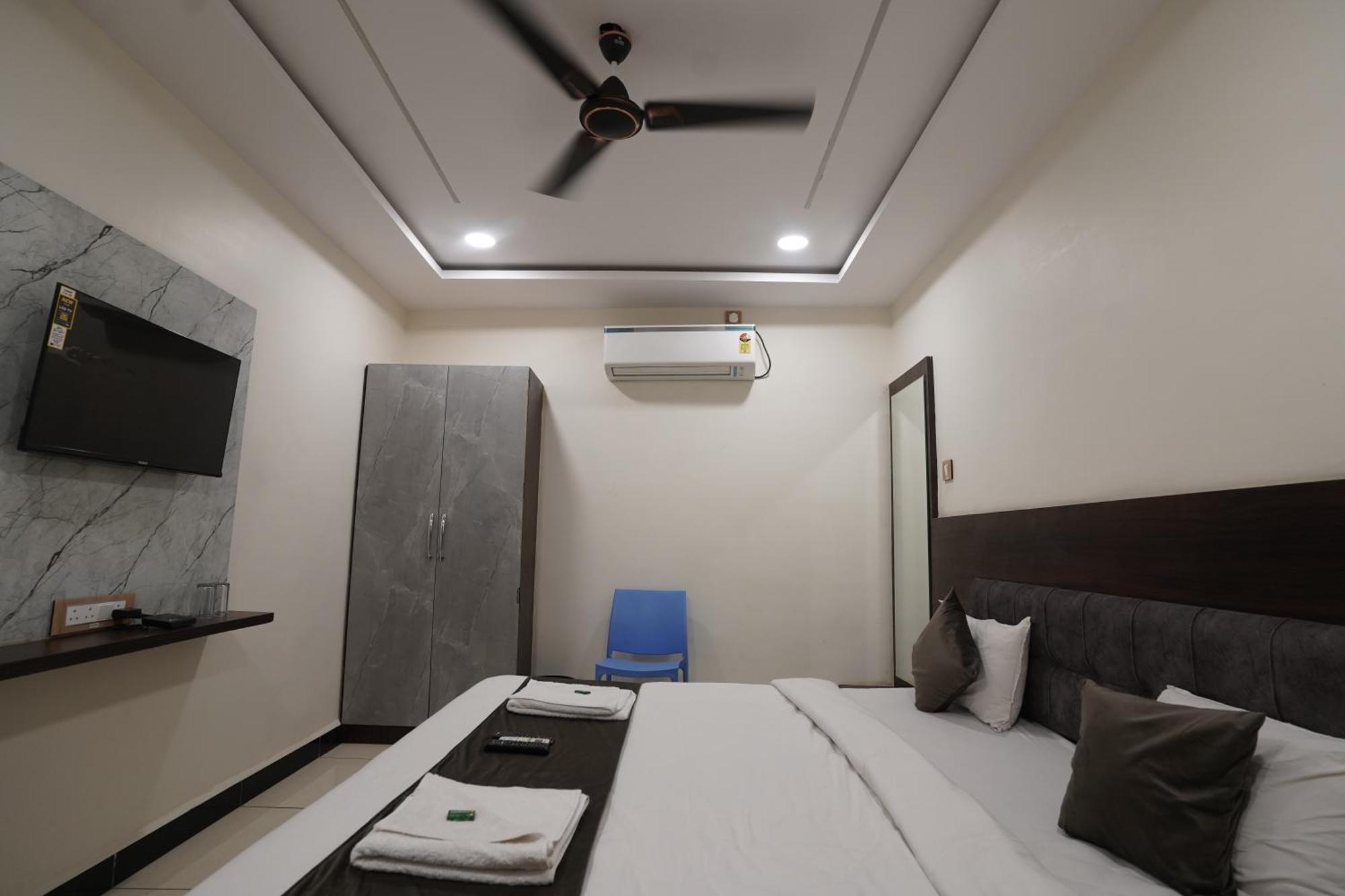 Hotel Dev Kripa Ujjain Luaran gambar