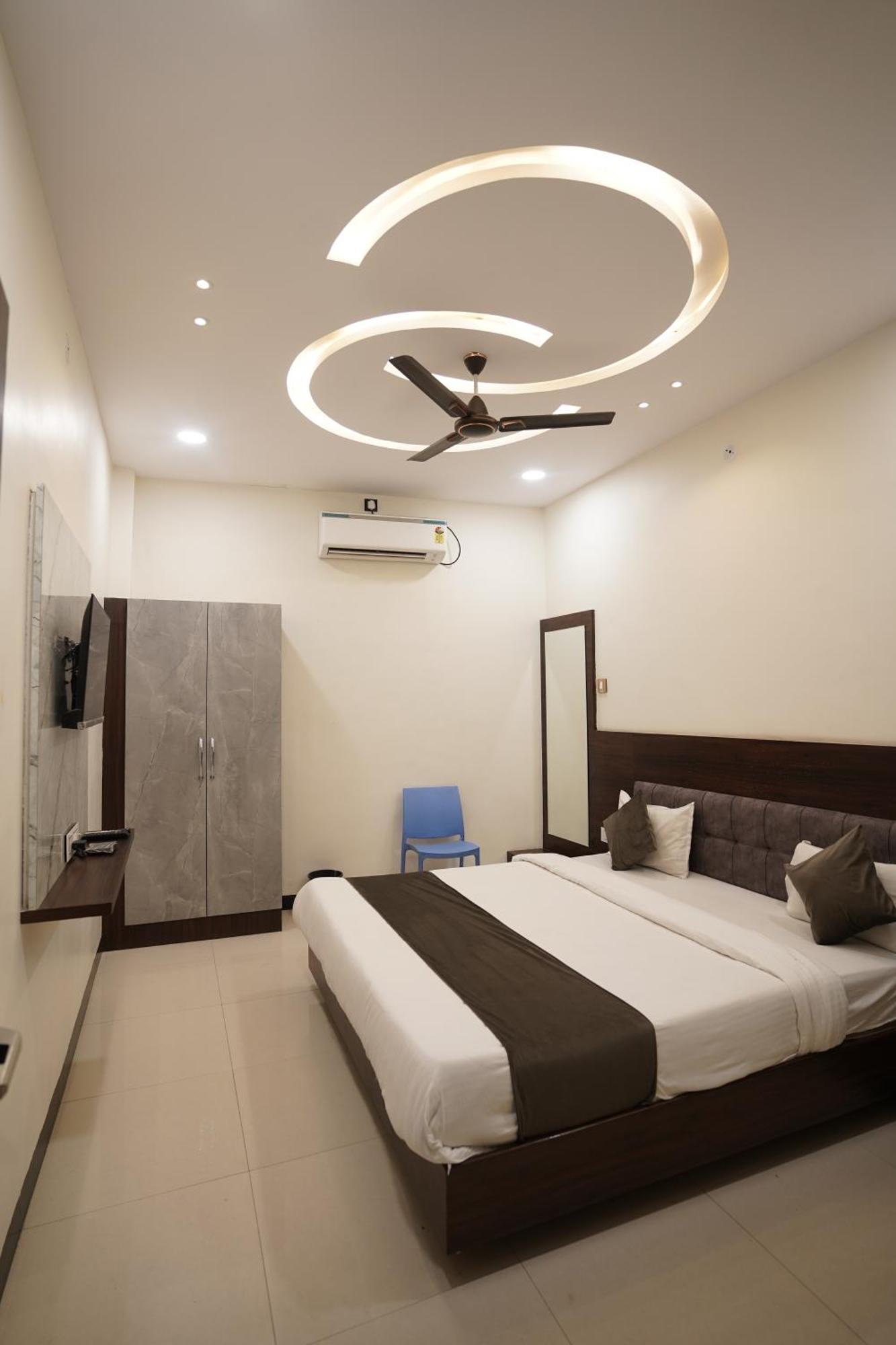 Hotel Dev Kripa Ujjain Luaran gambar