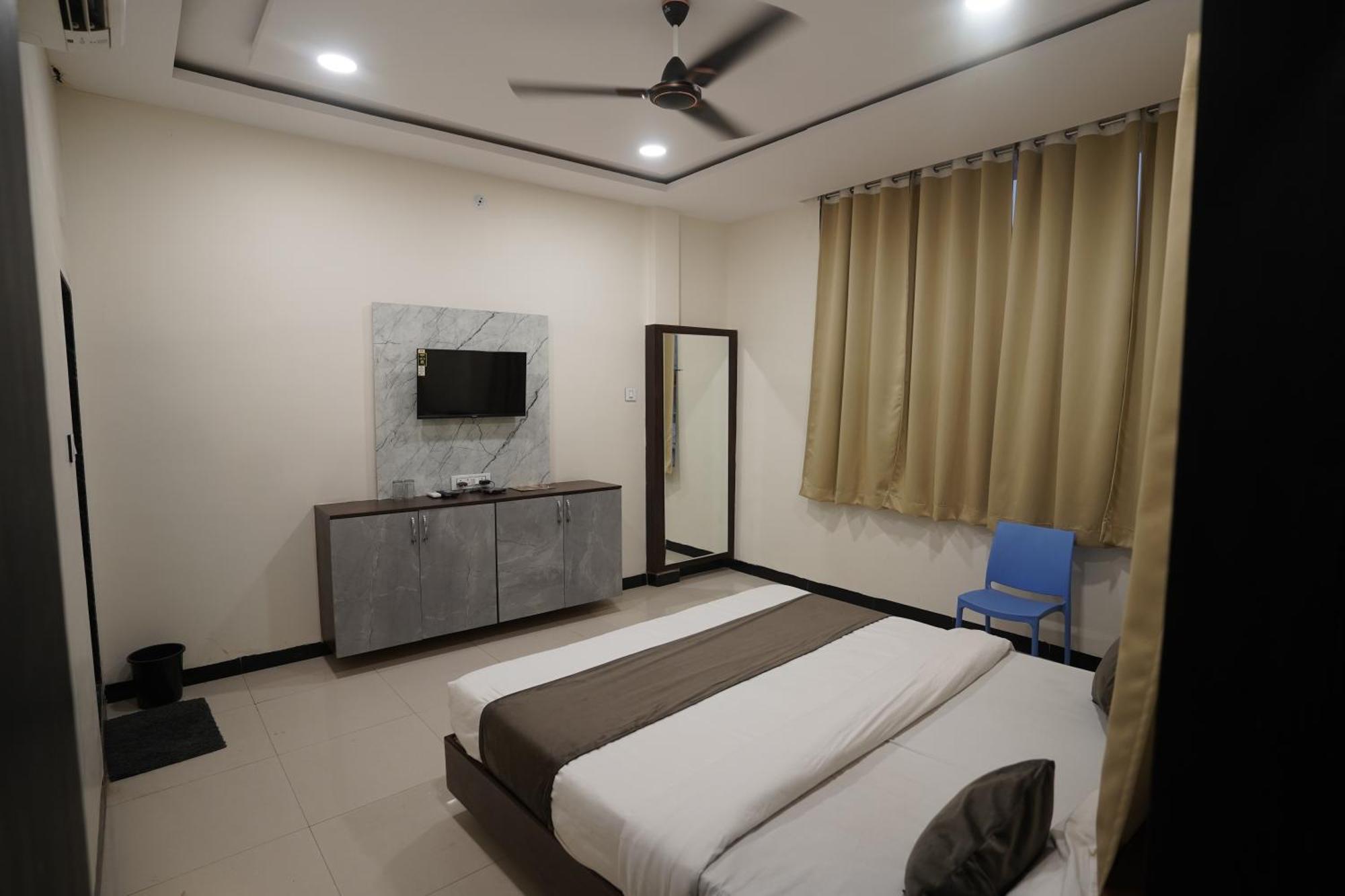 Hotel Dev Kripa Ujjain Luaran gambar