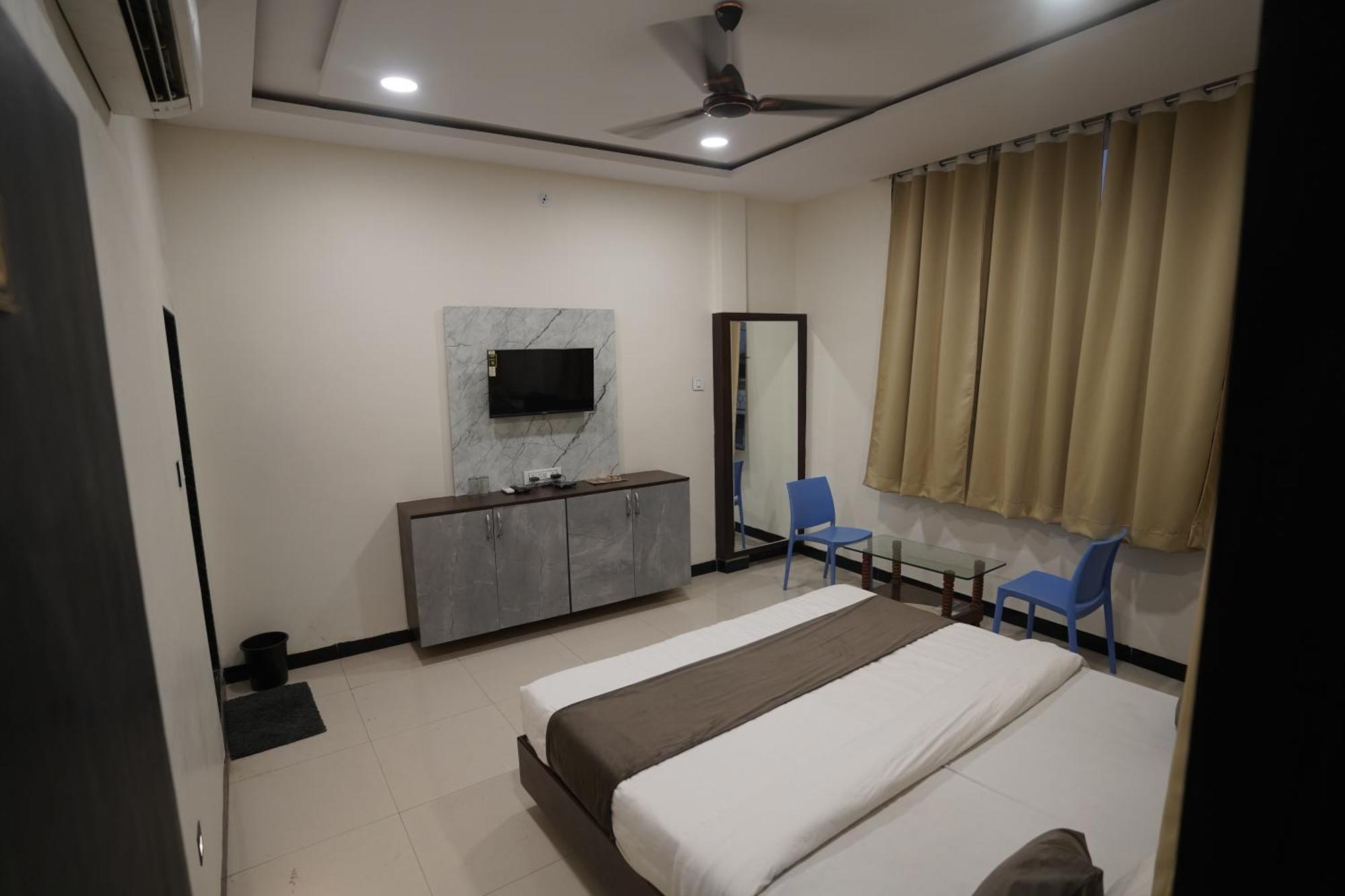 Hotel Dev Kripa Ujjain Luaran gambar